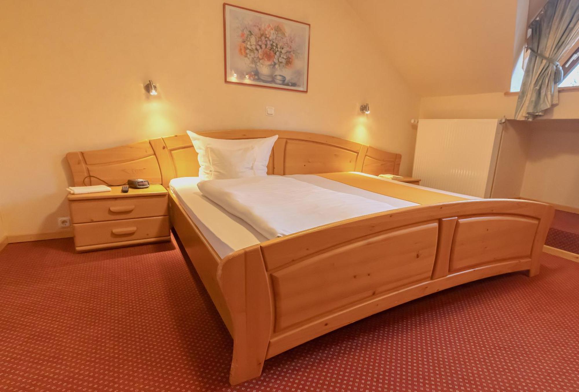 Single Room,1545204217:JPEG